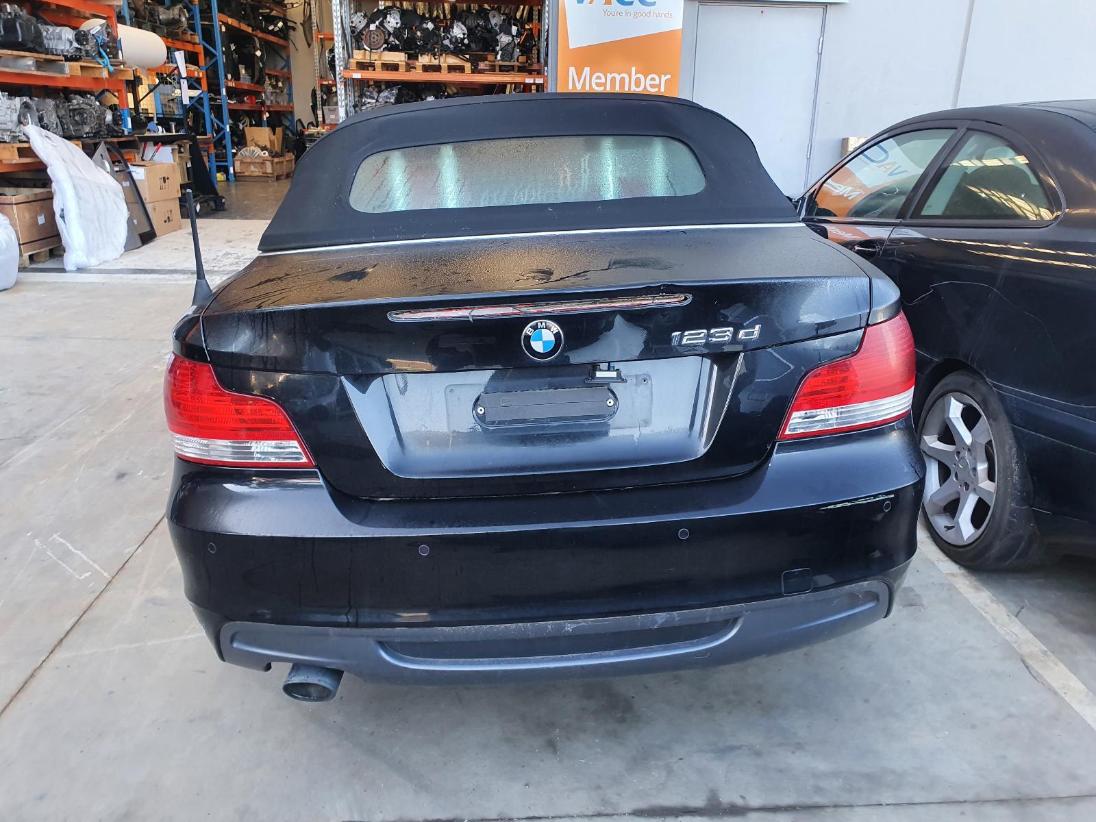 2009 Bmw 1 Series E88 WARNING TRIANGLE 05/08-09/13 image 4