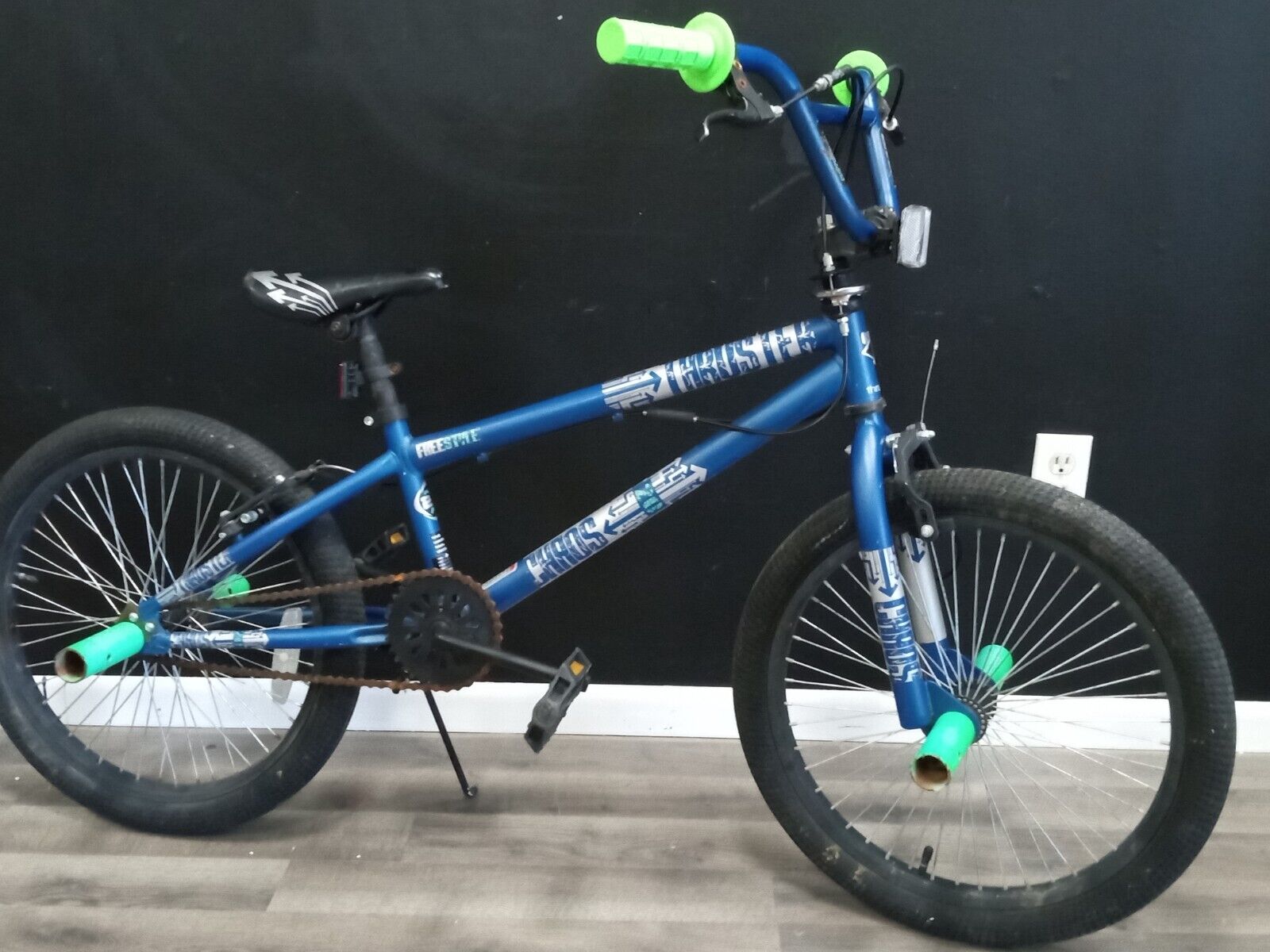 Vintage Boys Bicycle 20 In. Thruster Chaos Freestyle BMX