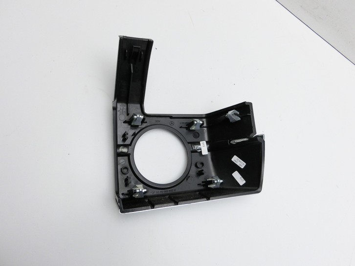 Mercedes X204 08-12 Blende Innen f. Zündschloss Armaturenbrett Mercedes X204 08-12 04.12.2009 A2046800408 gebraucht Vorschau 3