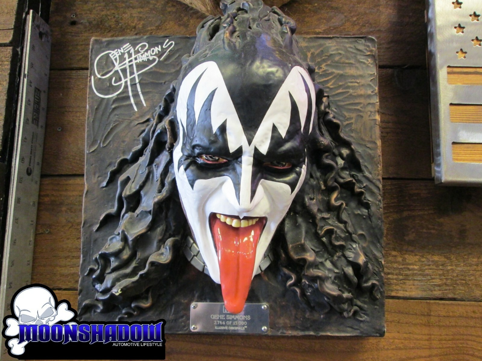 utazo　KISSのGENE SIMMONS壁掛けタイプ KISS Gene Simmons Limited Edition Autographed Boots Wall