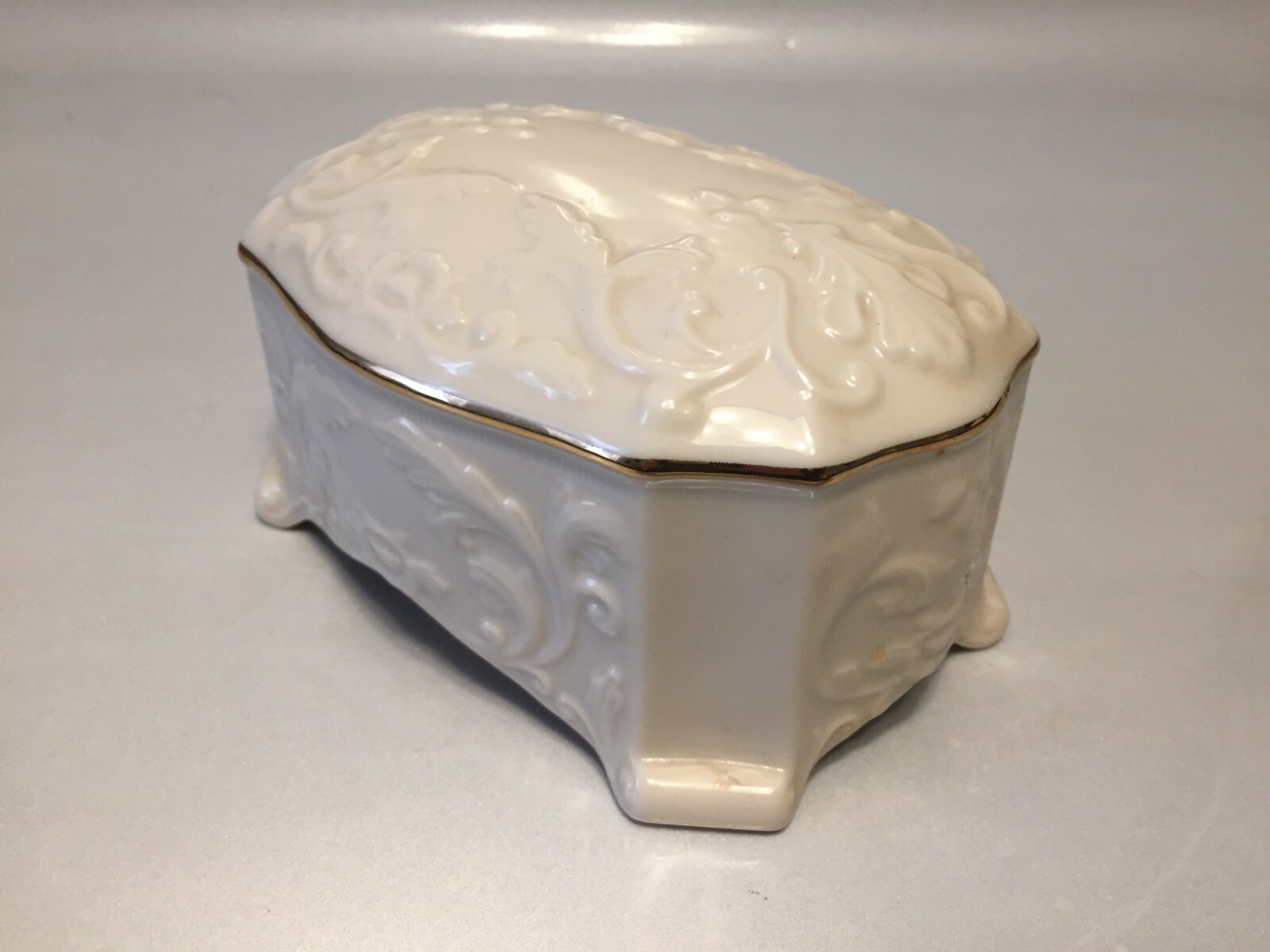 Lenox Fine China Music Box - Plays 