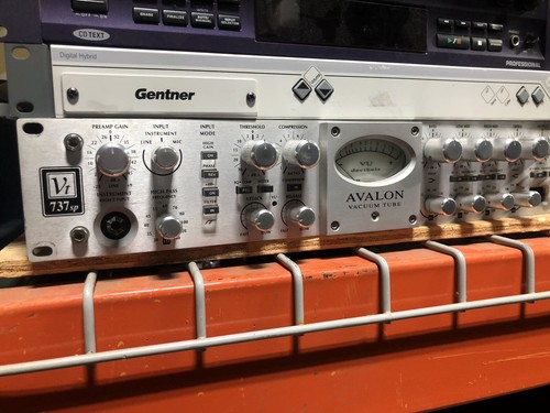 VLA 737sp プリアンプ シルバー チューブプリアンプ、オプトコンプレッサー、スイープイコライザ