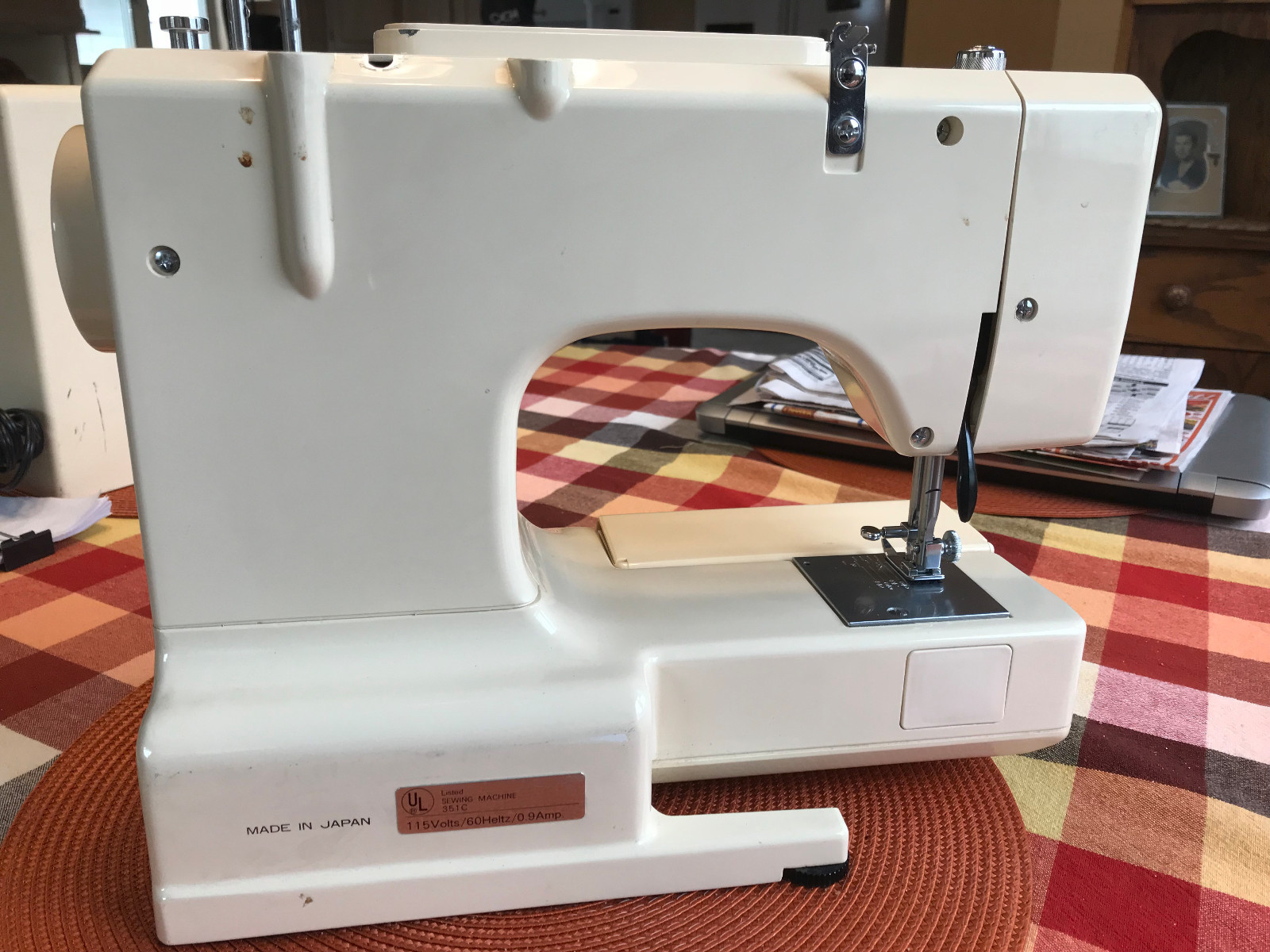 PFAFF HOBBY 300 SEWING MACHINE FREE-ARM 8 STITCHES PLUS BUTTONHOLE STITCH