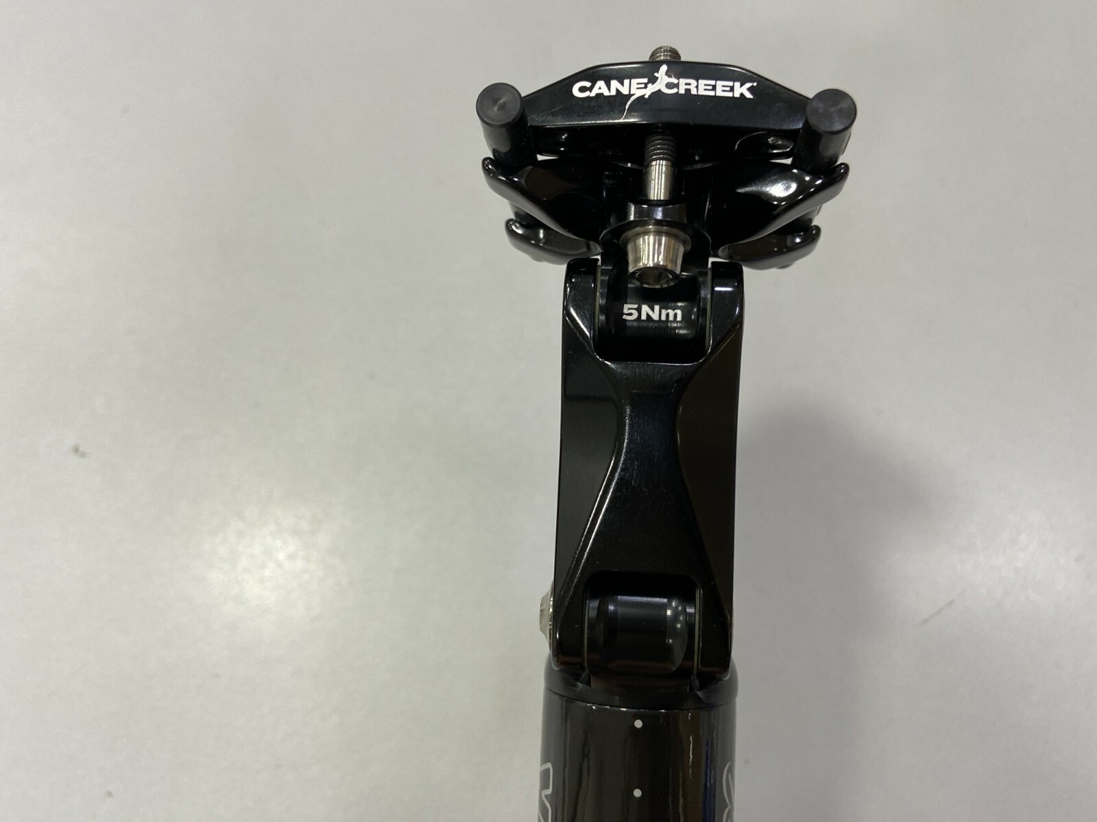 Cane Creek eeSilk+ Carbon 35mm Travel 31.6x362mm Suspension Seatpost (Black) Cane Creek eeSilk+ Carbon 35mm Travel 31.6x362mm Suspension Seatpost (Black)