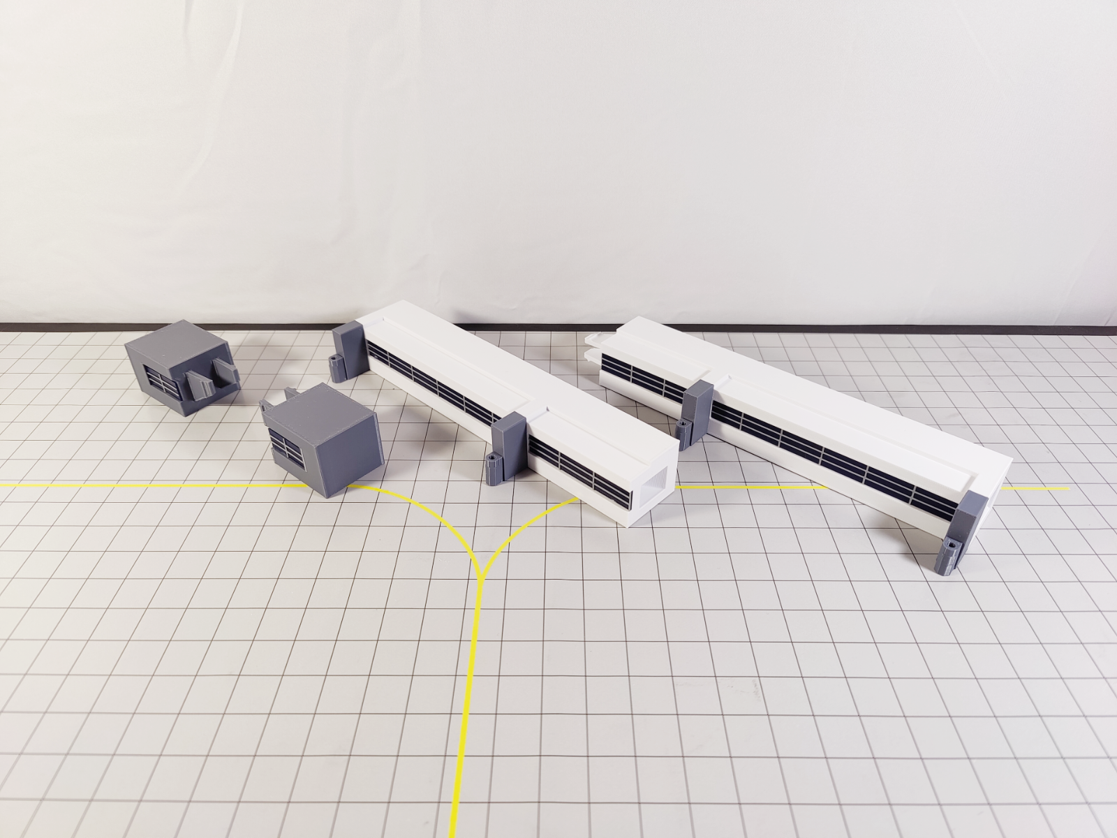 REGIONAL AIRPORT TERMINAL BUILDING + EXTENDING BRIDGES Model 1:400 Scale Diorama