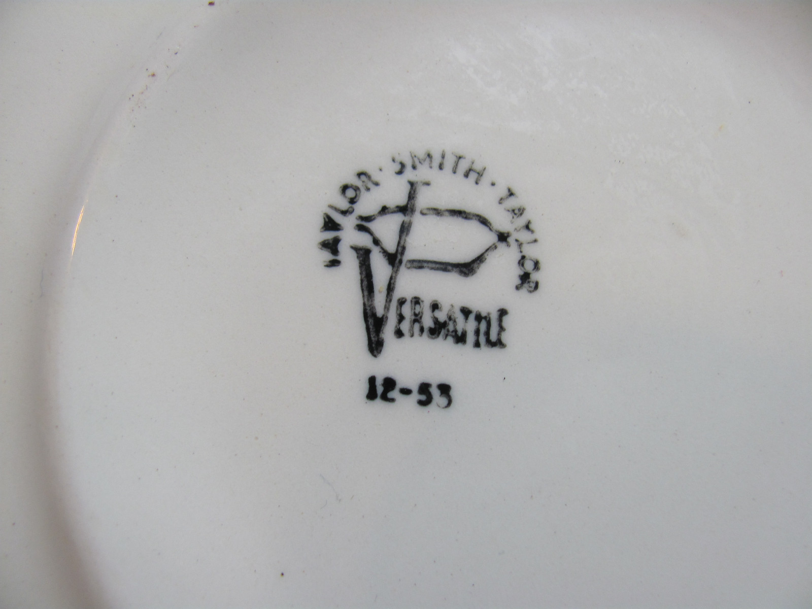 VINTAGE TAYLOR SMITH TAYLOR TST637 SET OF 3 SAUCERS