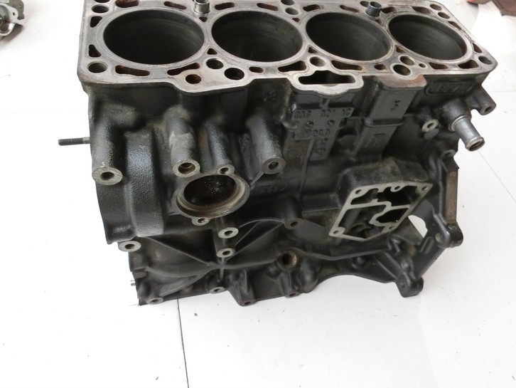 Skoda Superb 3T4 08-13 2,0 103KW BMP Motorblock für Motor BMM Skoda Superb 3T4 08-13 20.06.2008 03G103011R gebraucht Vorschau 3