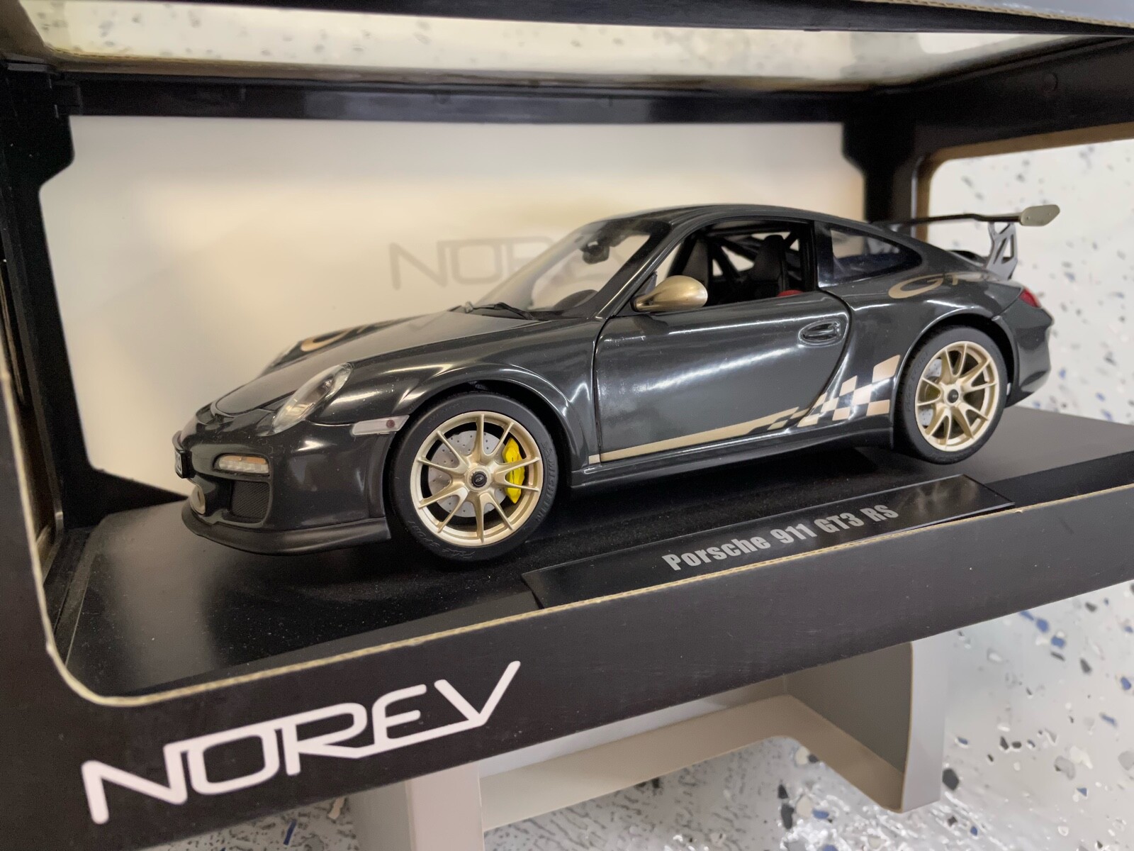 PORSCHE 911 997 GT3RS 2010 1:18 NOREV GREY BLACK WHITE GOLD PORSCHE 911 997 GT3RS 2010 1:18 NOREV GREY BLACK WHITE GOLD