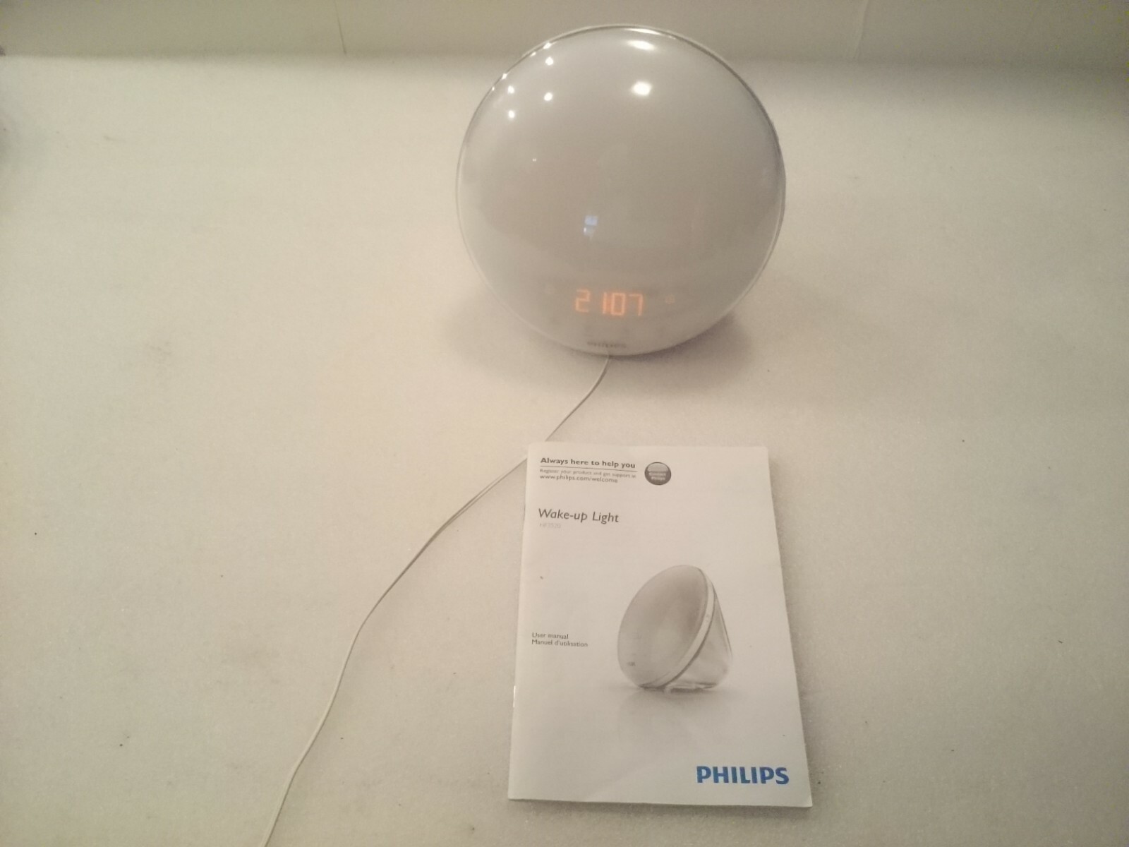Philips Wake-Up Light Alarm Clock with Colored Sunrise  White (HF3520)