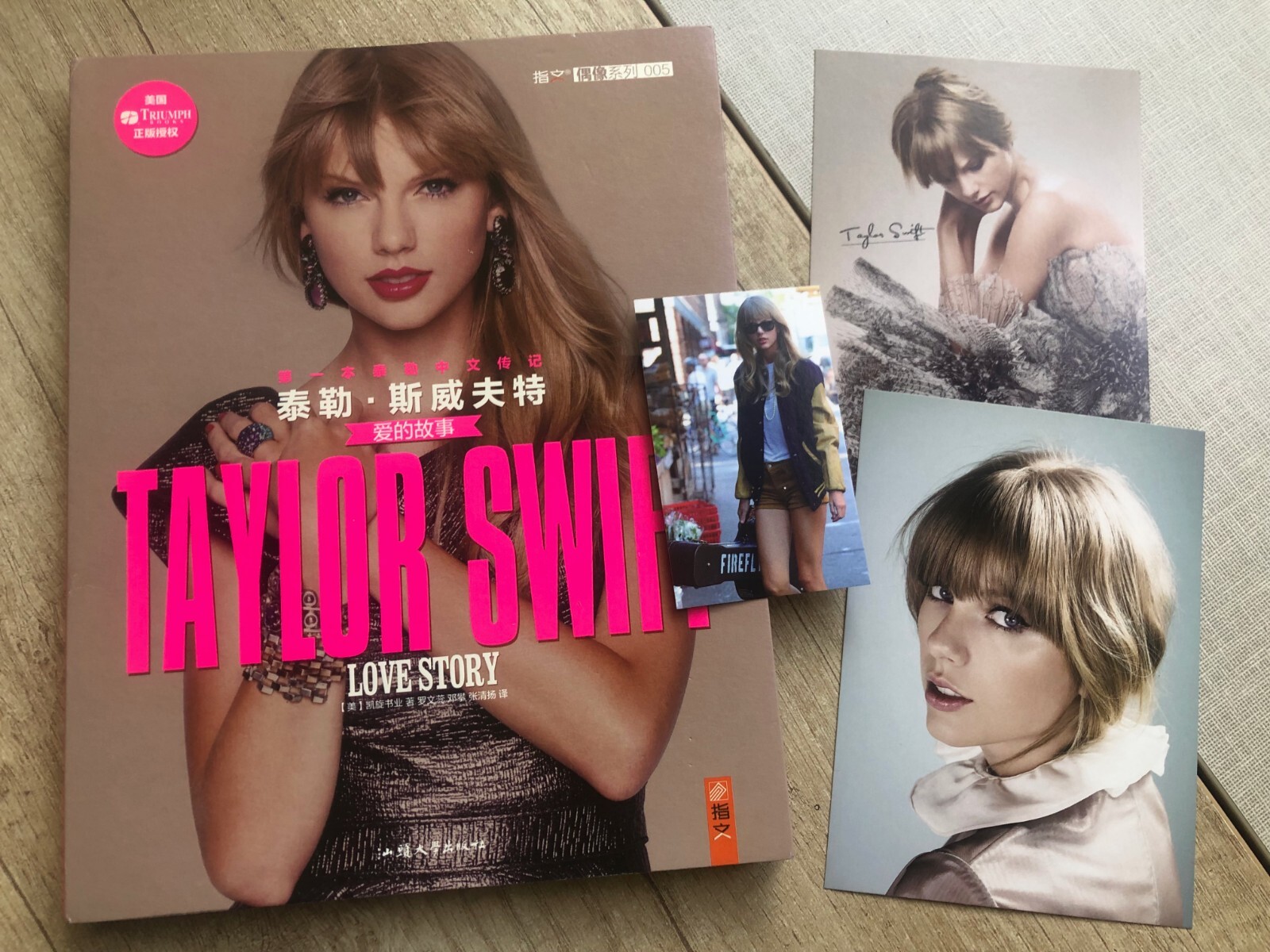 Taylor Swift 写真集 TAYLOR SWIFT Photo Album Biography Chinese China 2013 Book +