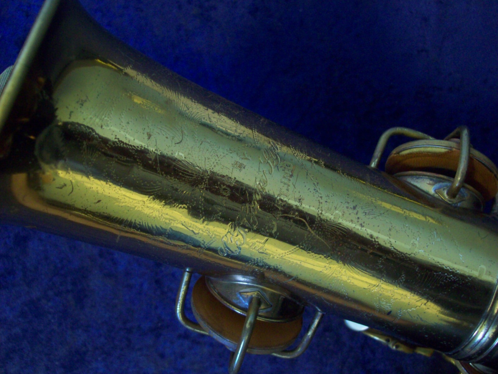 VINTAGE 1926 C.G. CONN LTD. NEW WONDER II CHU BERRY ALTO SAXOPHONE + CASE