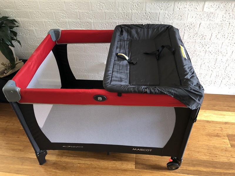 baby love portable cot