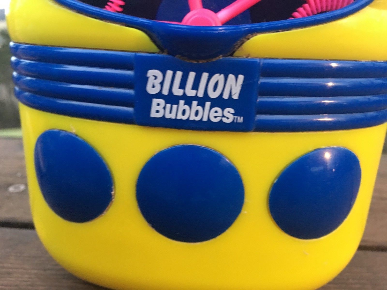 Billion Bubbles Bubble machine Bubble maker Turbo bubble technology