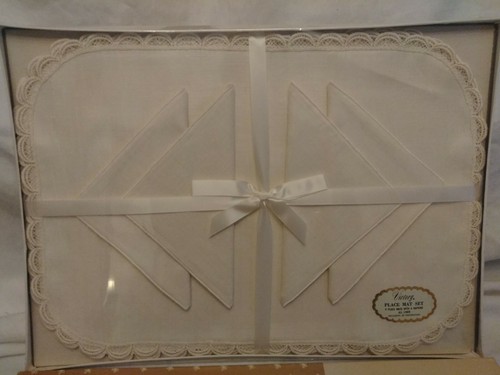 Victory Place Mat Set All Linen 4 Mats 4 Napkins NIB Sealed 50s 60s