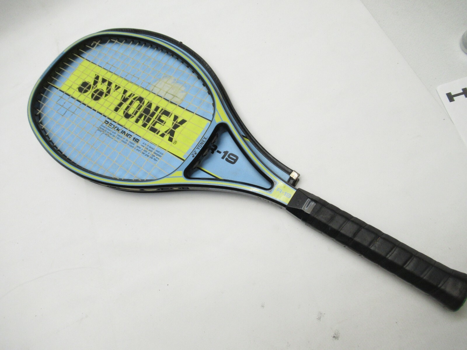YONEX R-19 (REXKING) TENNIS RACQUET (4 1/2) W/ COVER. LONG