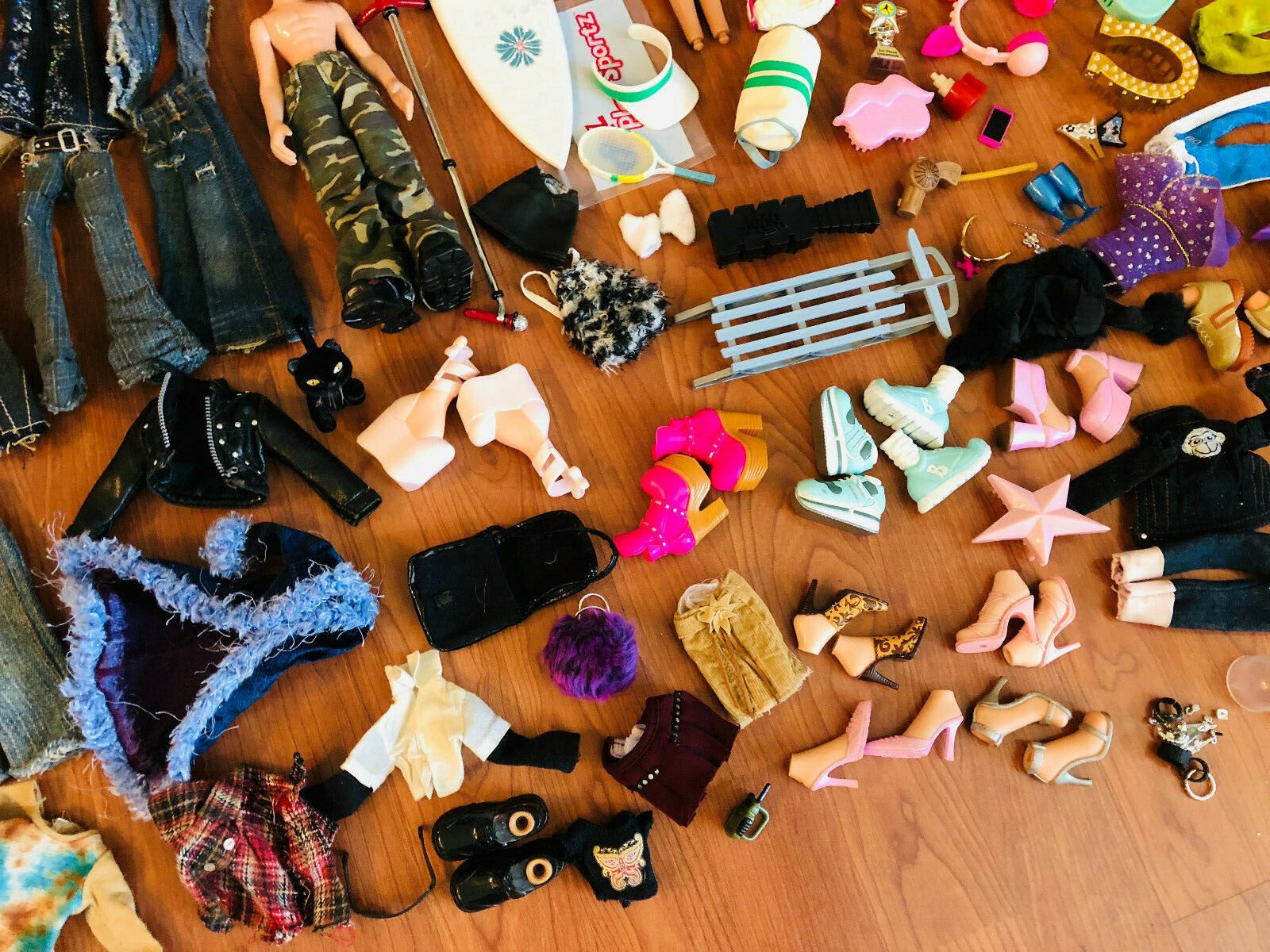 Huge BRATZ DOLL Lot Horse Boy Doll Clothes Shoes Tent Petz Dolls Accessories