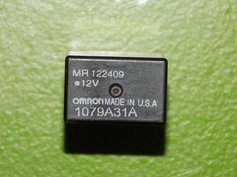 00 01 02 03 04 05 Eclipse OEM MR122409 relay ONE fuel pump horn ABS sunroof