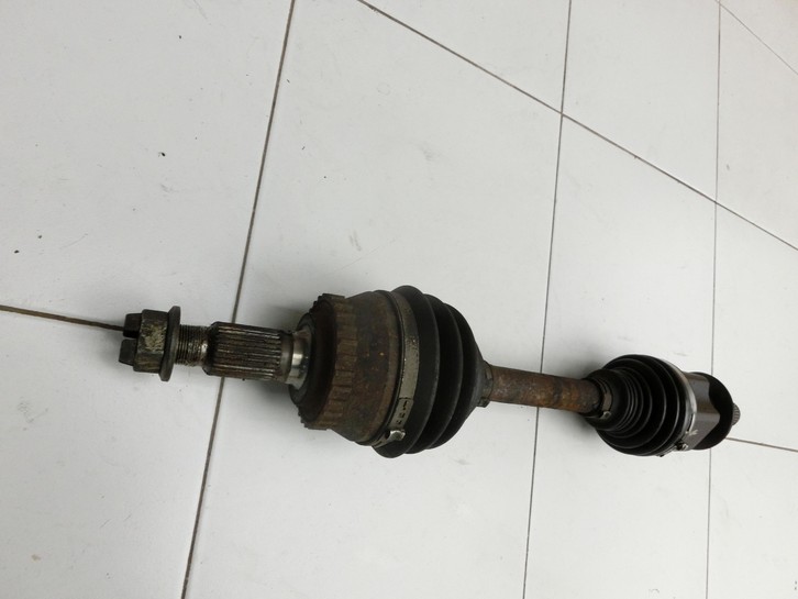Saab 9-5 YS3E 05-09 2,3T 169KW Autom Antriebswelle Gelenkwelle Rechts Vorne Saab 9-5 YS3E 05-09 08.12.2006 gebraucht Vorschau 2