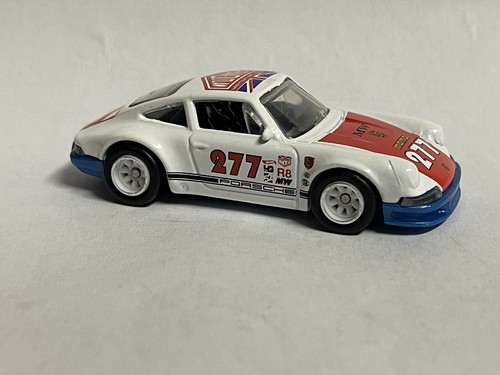 ミニカー HW '71 PORSCHE 911 CHARITY CAR Amazon.com: Hot Wheels Premium Car Culture Circuit Legends