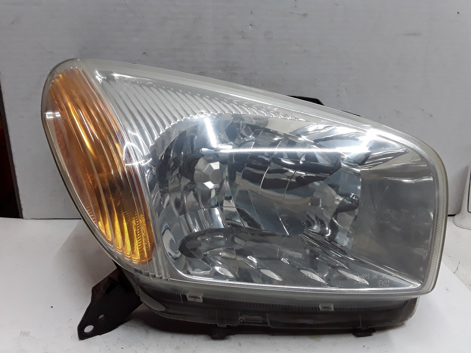 トヨタ　RAV4 Amazon.com: WEELMOTO for 2006-2008 Toyota RAV4 Headlights