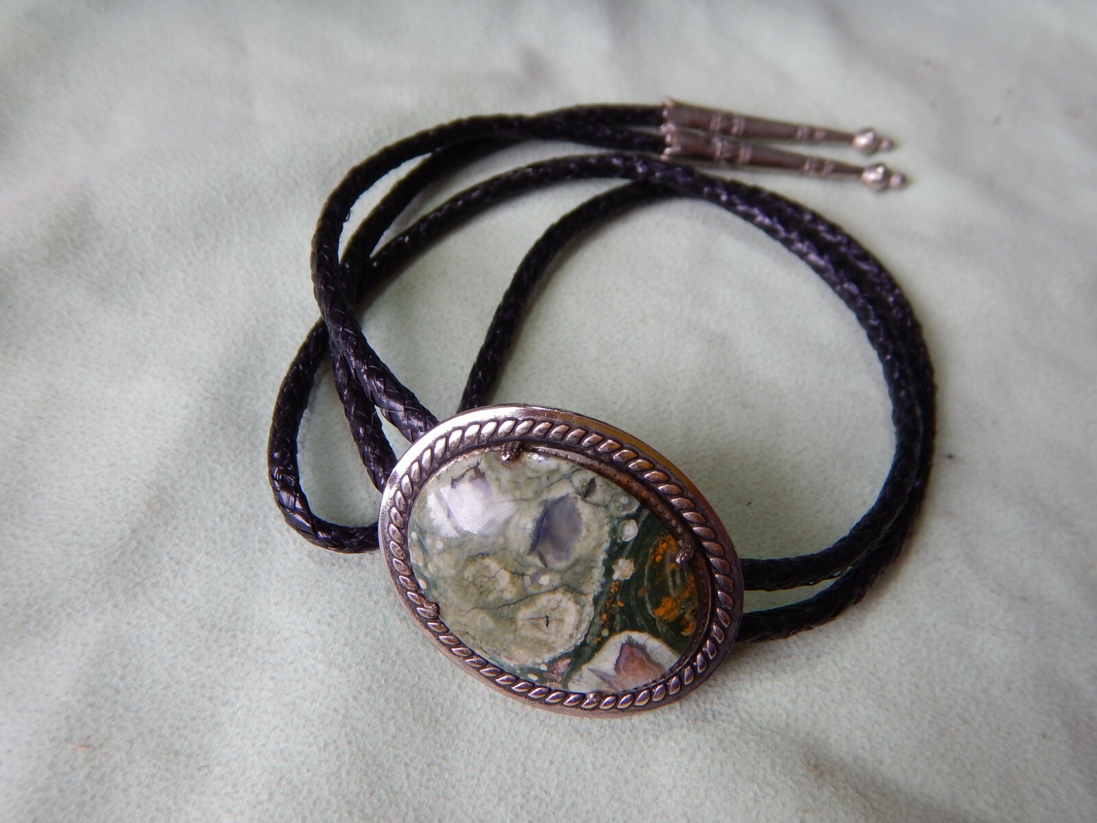 Vintage Mens Bolo 36 inch leather braided tie rope. Agate stone on slide- VGC