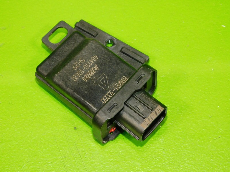 06-13 IS250 IS350 OEM 89991-30050 driver left door lock control relay module
