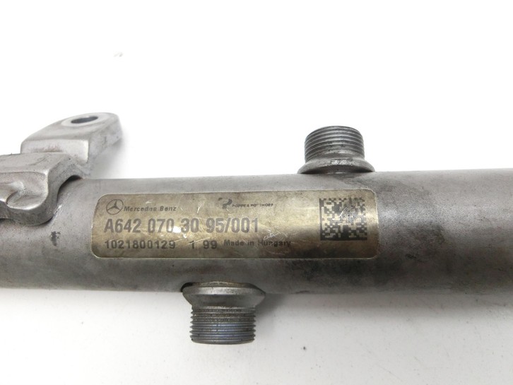 Mercedes W251 R350 10-13  CDI 3,0 195KW Verteilerrohr für Hochdruck Verteiler Rechts Mercedes W251 R350 10-13... Vorschau 2