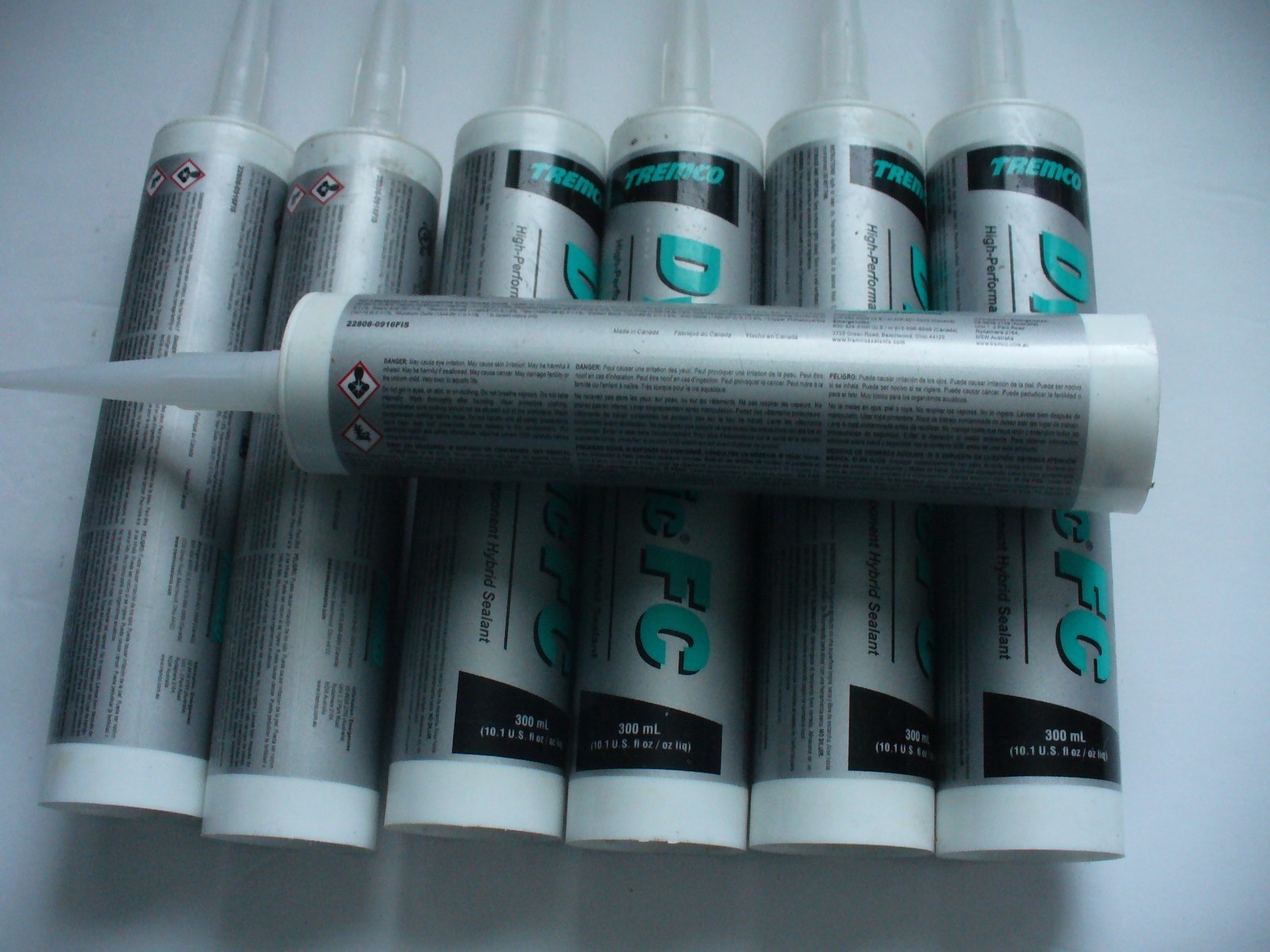 Dymonic FC Polyurethane Sealant 10.1 oz Grey (Lot of 7)