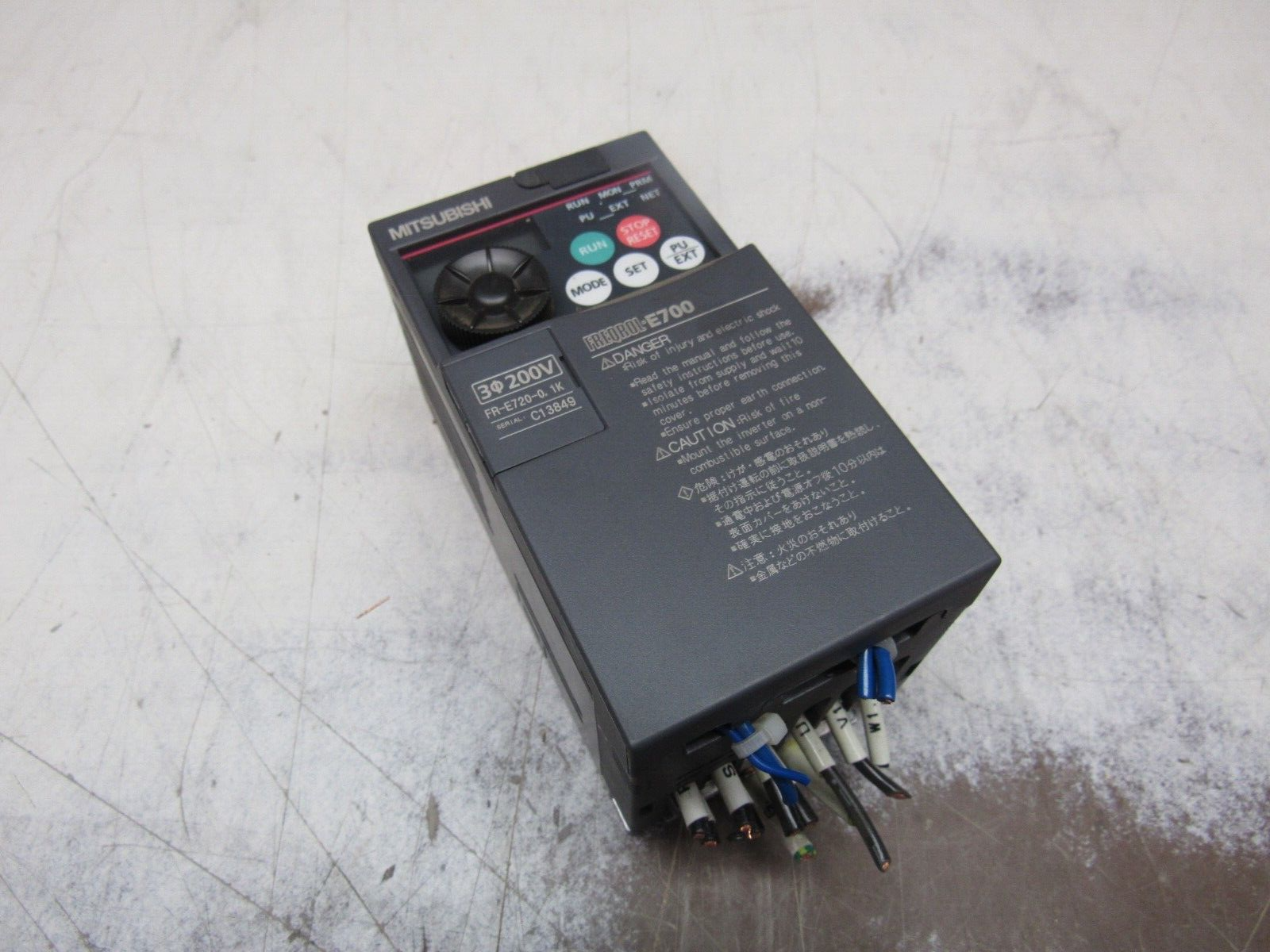 Mitsubishi 三菱電機 インバーター FR-E720EX-2.2K 3PH 200-240V Mitsubishi 三菱電機 インバーター FR-E720EX-2.2K 3PH 200-240V