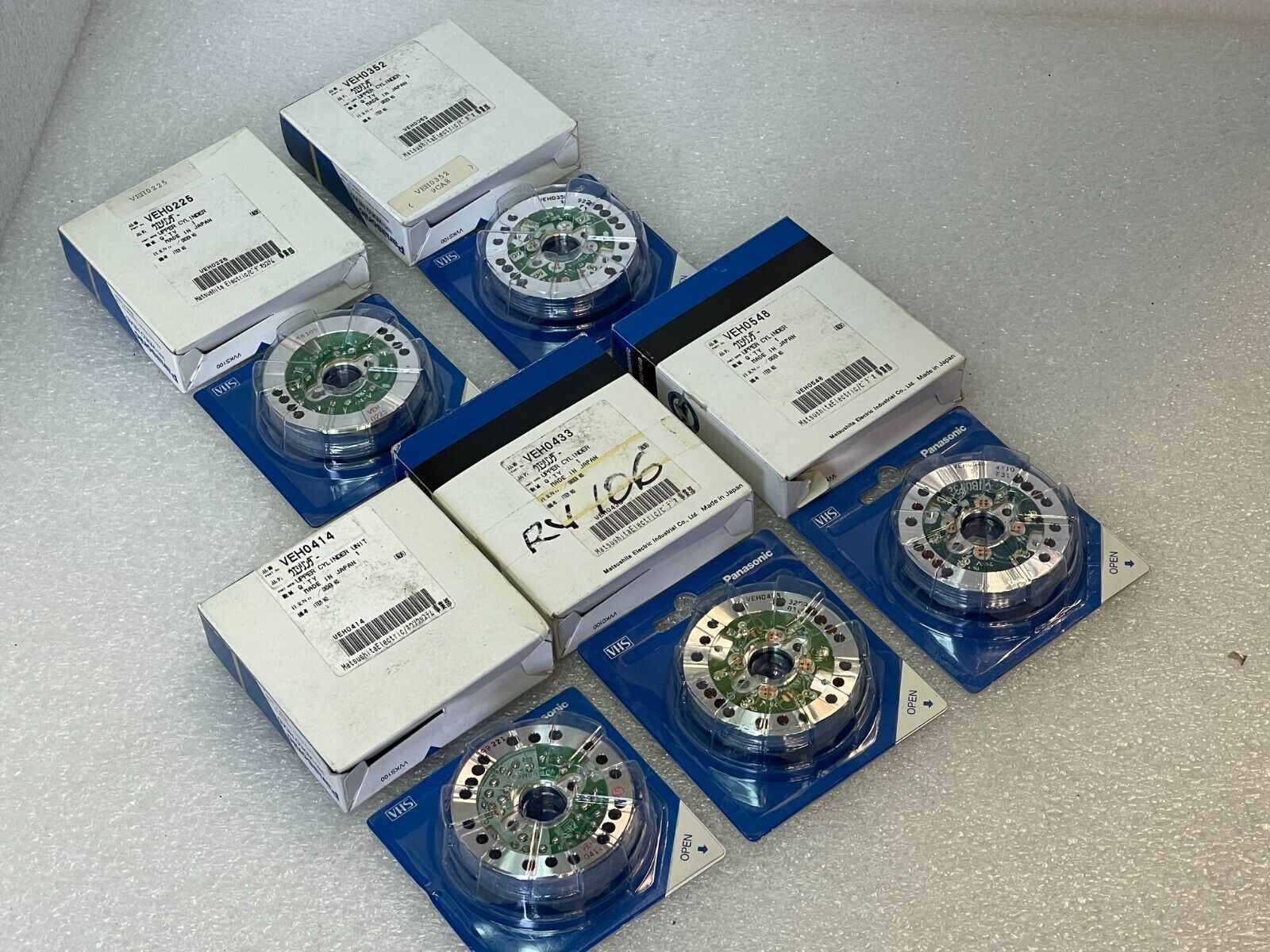 PANASONIC UPPER CYLINDER VIDEO HEAD Pre-sealed / Various PANASONIC UPPER CYLINDER VIDEO HEAD Pre-sealed / Various