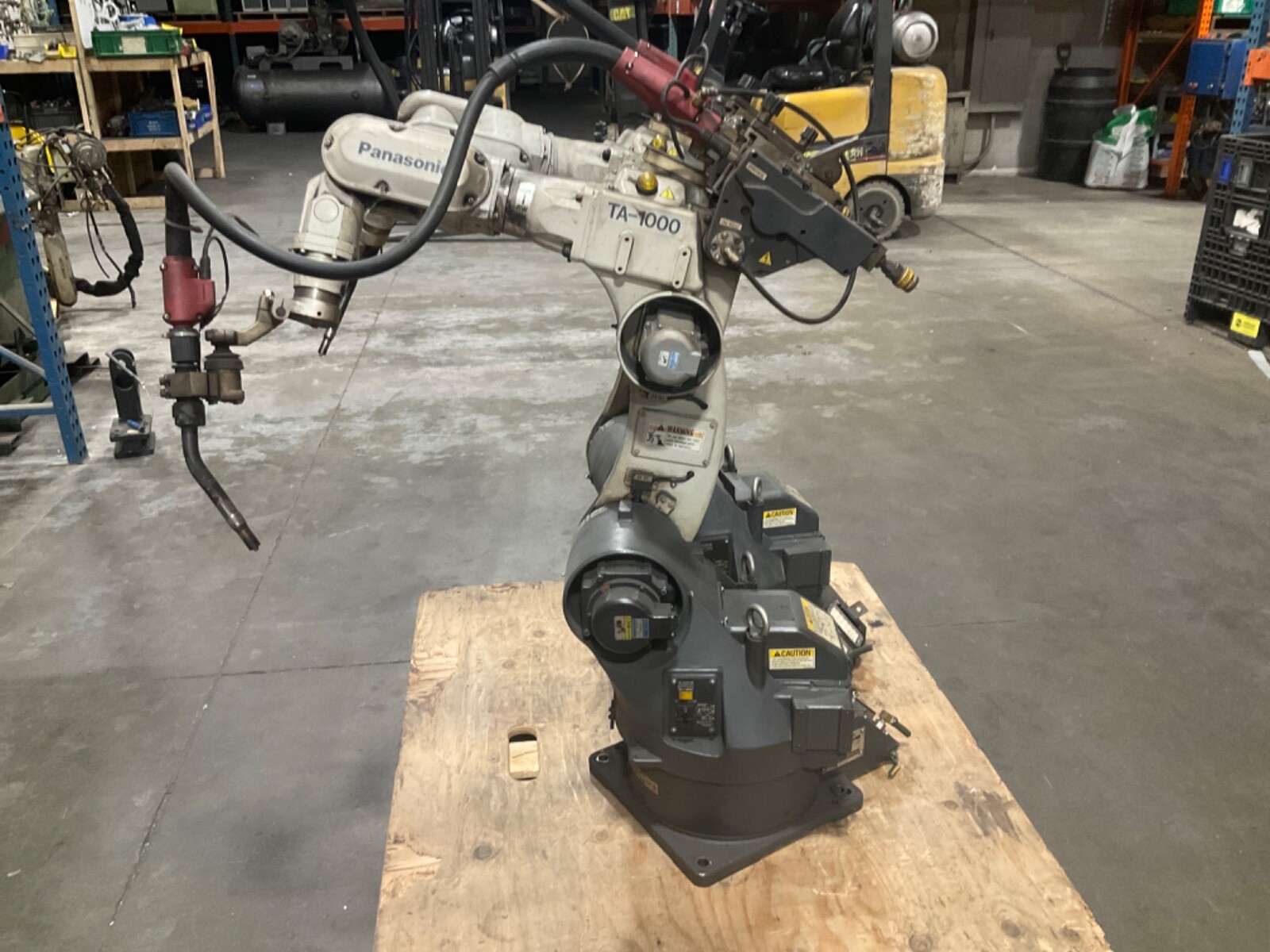 Panasonic YA-1 / YA1QAR61U03 Welding Robot 4832N9030E230 Panasonic YA-1 / YA1QAR61U03 Welding Robot 4832N9030E230