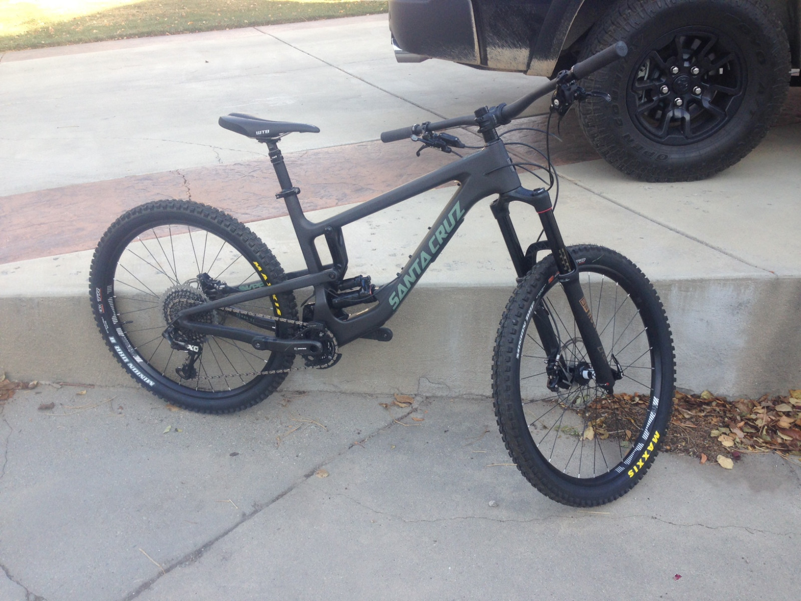 2019 2018 Santa Cruz Nomad 4 CC XO Bicycle Large New Black