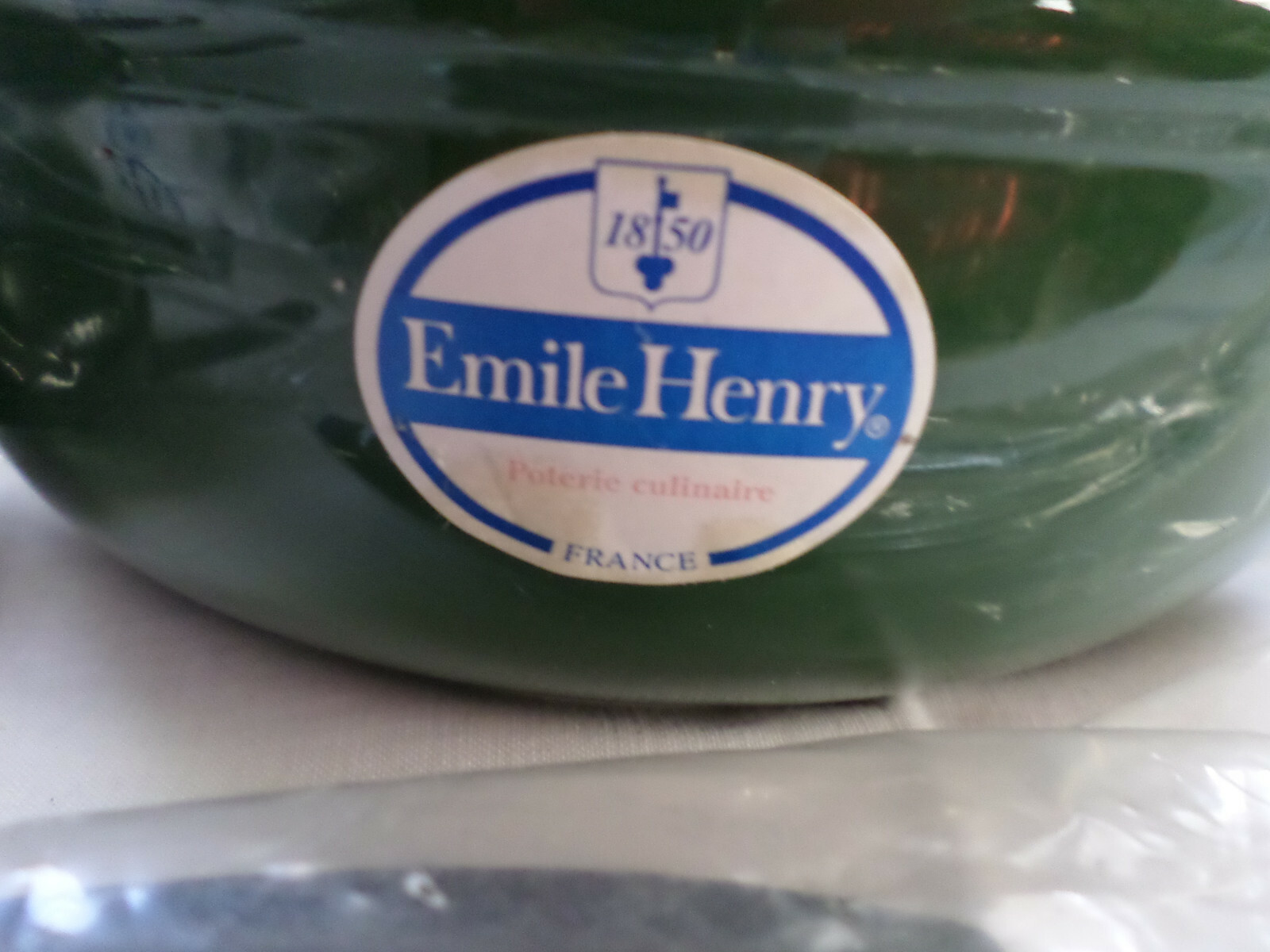 Emile Henry Cheese Fondue Pot w Forks - Green