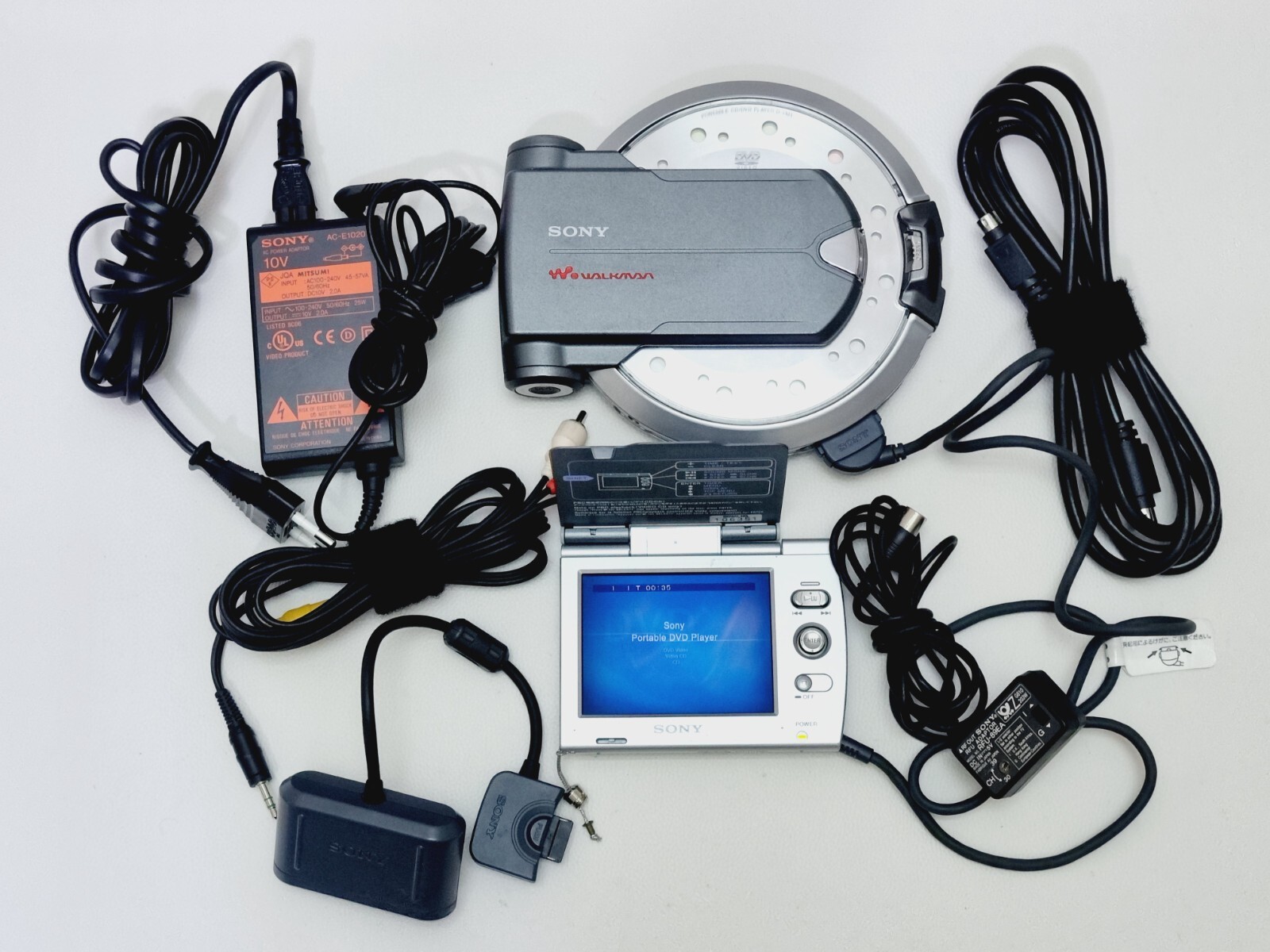 SONY CD DVD WALKMAN 【D-VM1】 SONY Walkman D-VM1 Portable CD/DVD Player with Monitor - For