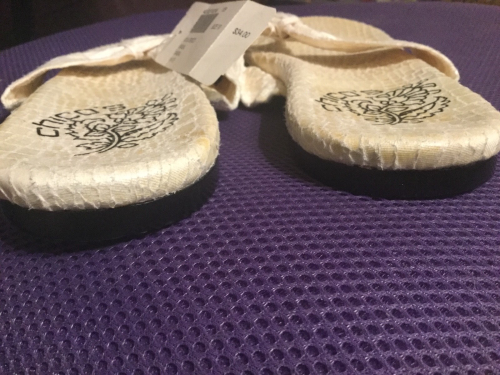white sandals size 10