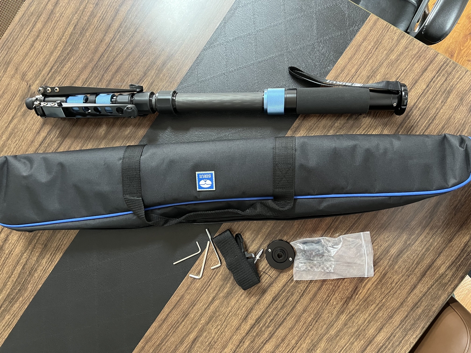 SIRUI Monopod P-424SR Carbon Fiber Photo/Video Travel Portab