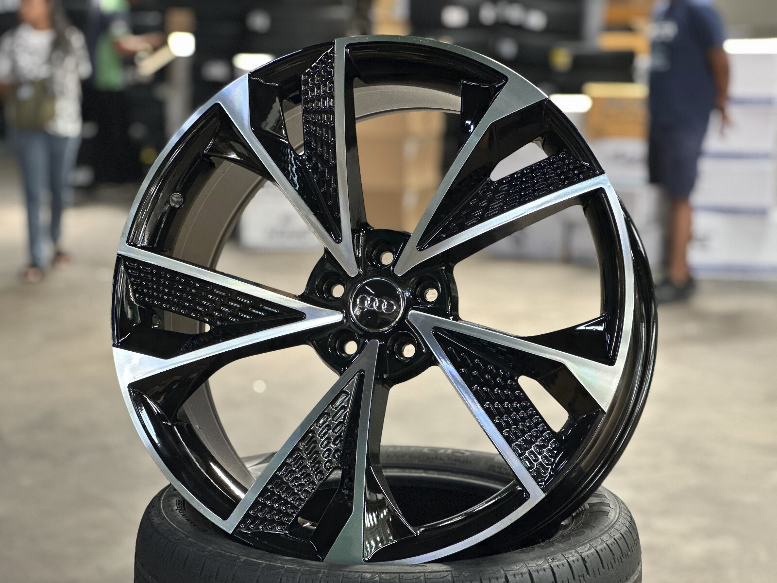 値下げ美品‼️アウディRS6 vossen ホイール 21インチ 数量限定 21インチ ホイール グロスブラック 4本セット アウディ
