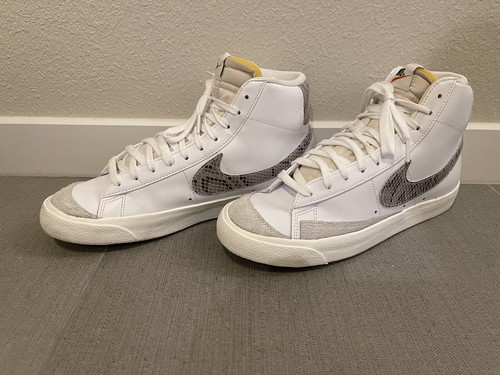 snake print blazer nike