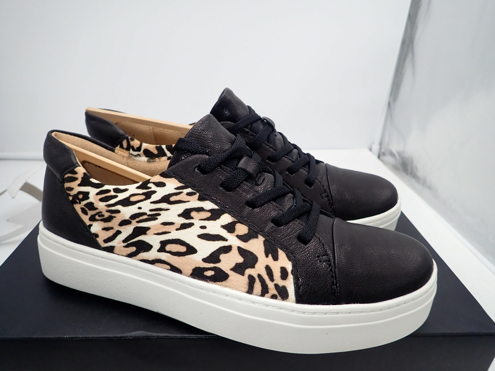 naturalizer cairo sneaker