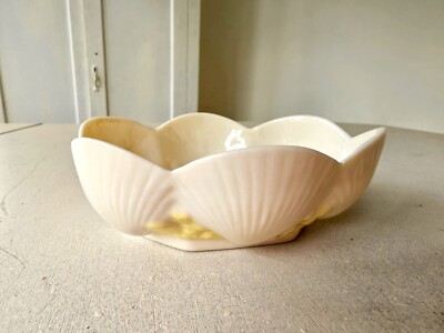 VINTAGE BELLEEK PORECELAIN SCALLOPED SHELL CENTER PIECE BOWL -YELLOW