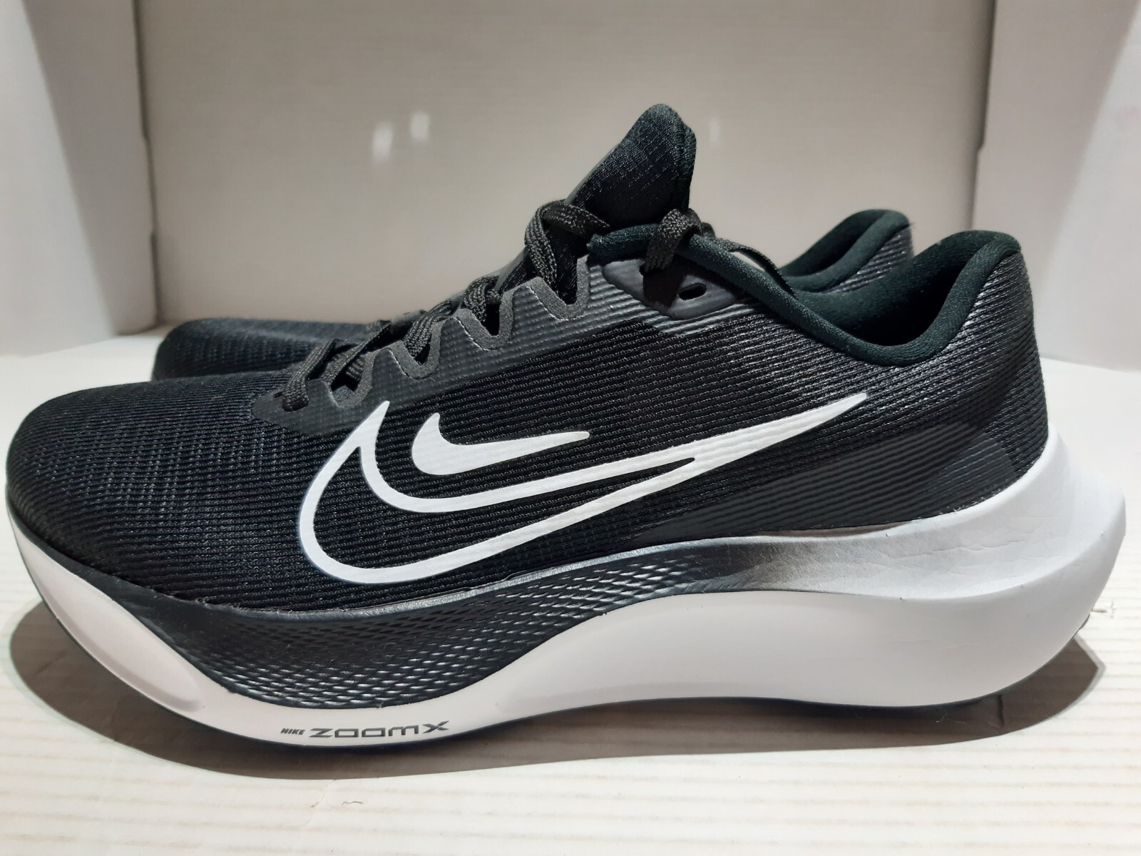 靴 24cm NIKE WMNS ZOOM FLY 5 DM8974-001(N 01.jpg