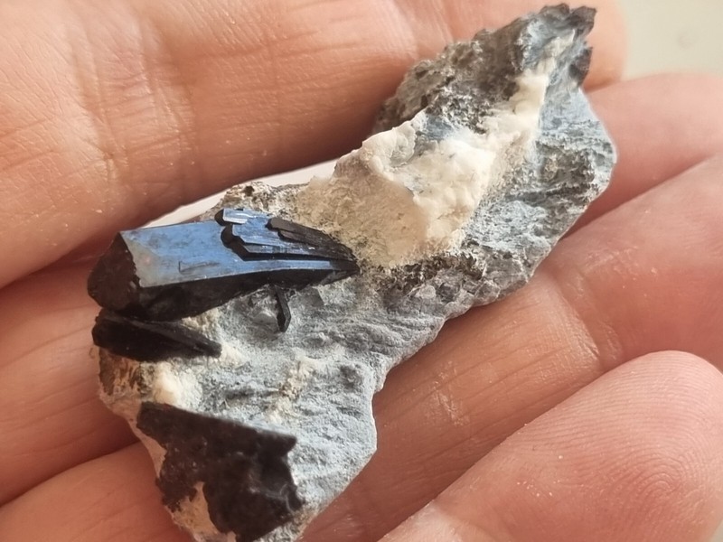 Neptunite Natrolite Usa 8, 8gr 4 , 40 Cm X 2 Cm 