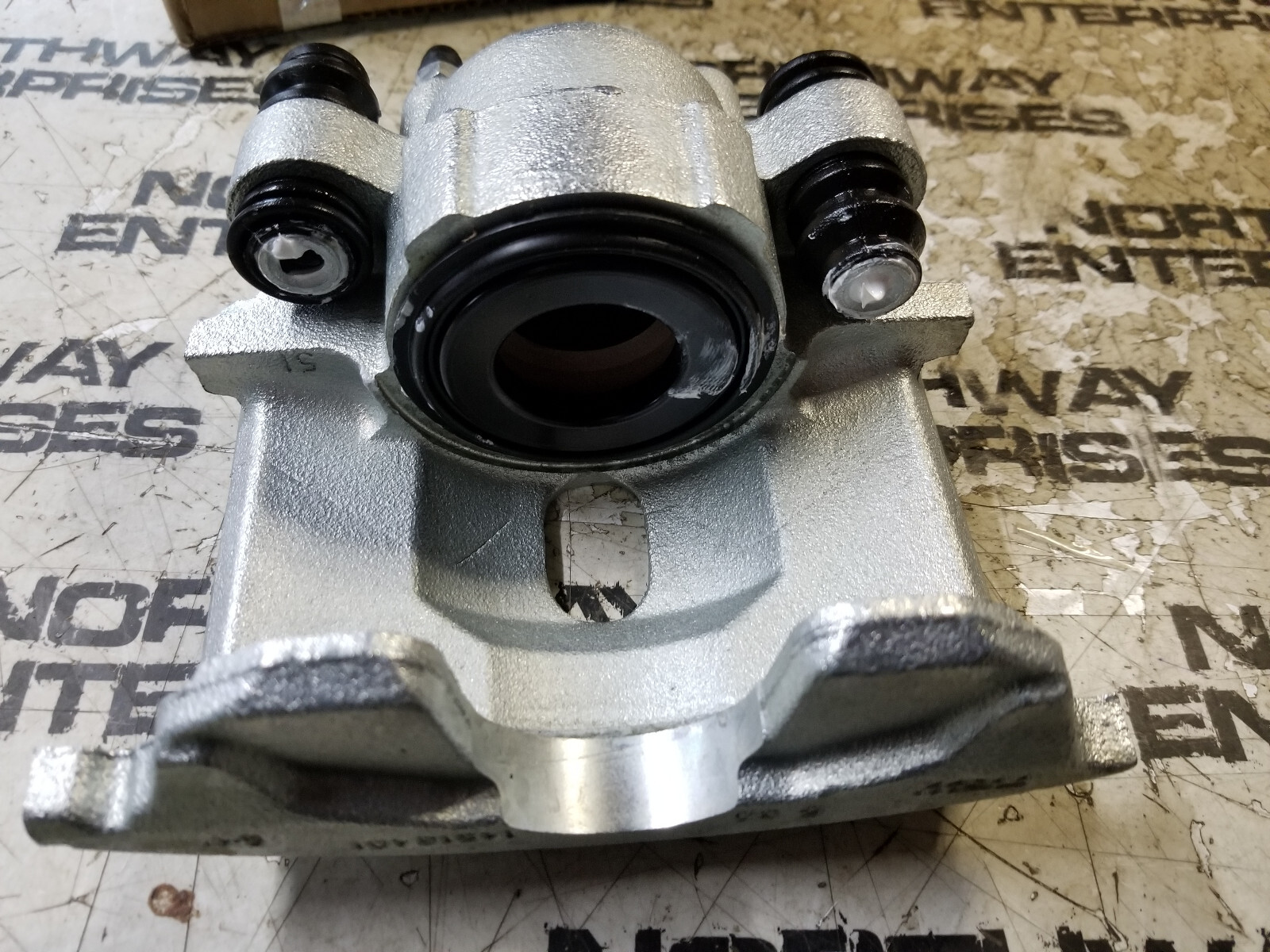 05179880AE OEM MOPAR RH FRONT PASSENGER BRAKE CALIPER 2002-2024 RAM 1500 CLASSIC - Picture 1 of 5
