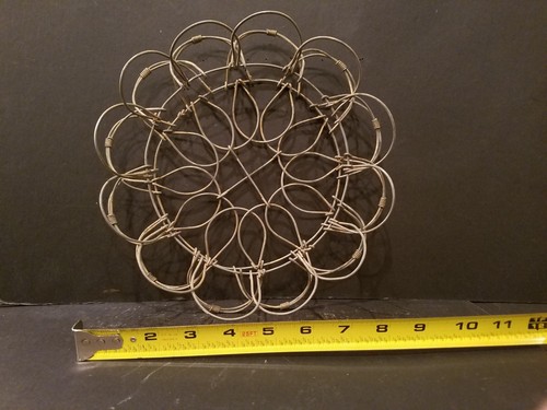 VINTAGE / ANTIQUE WIRE FOLDING COLLAPSABLE CHICKEN EGG BASKET