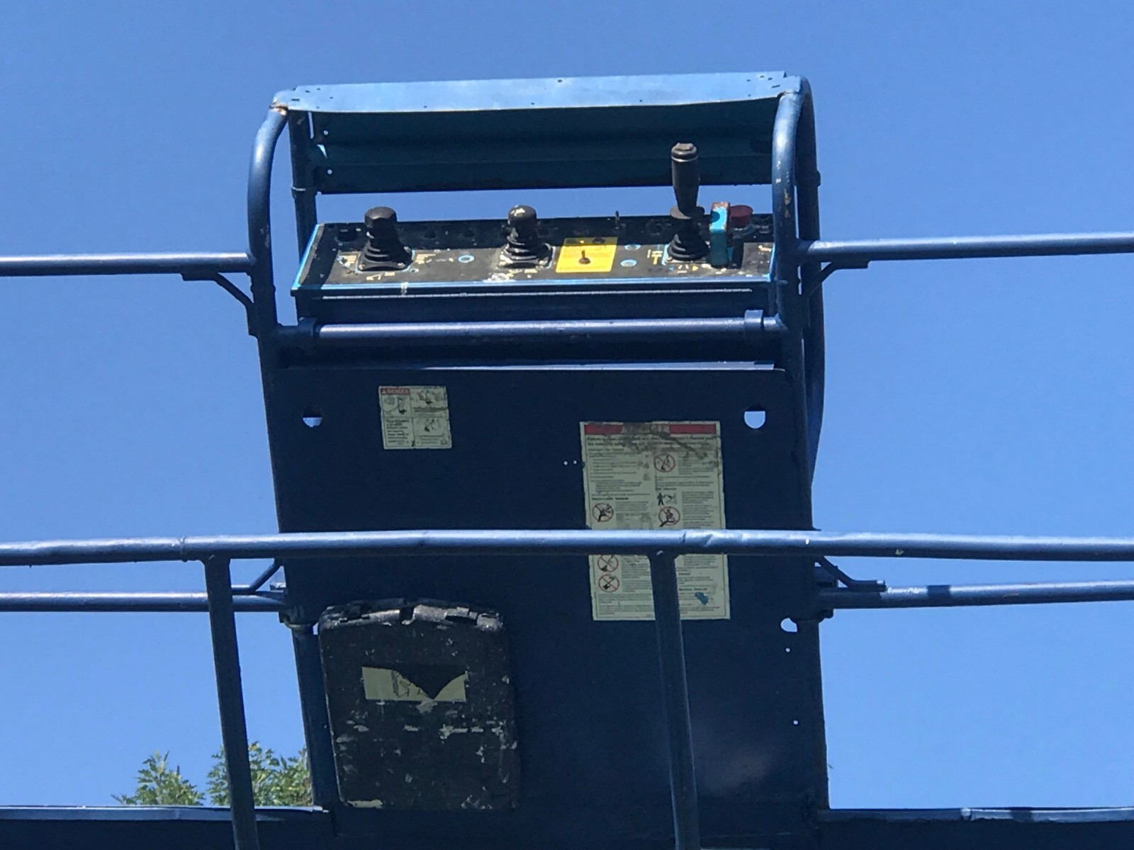 GENIE S-85 Telescopic Boom Lift  Duel Fuel  4wd  85' Height Man Lift