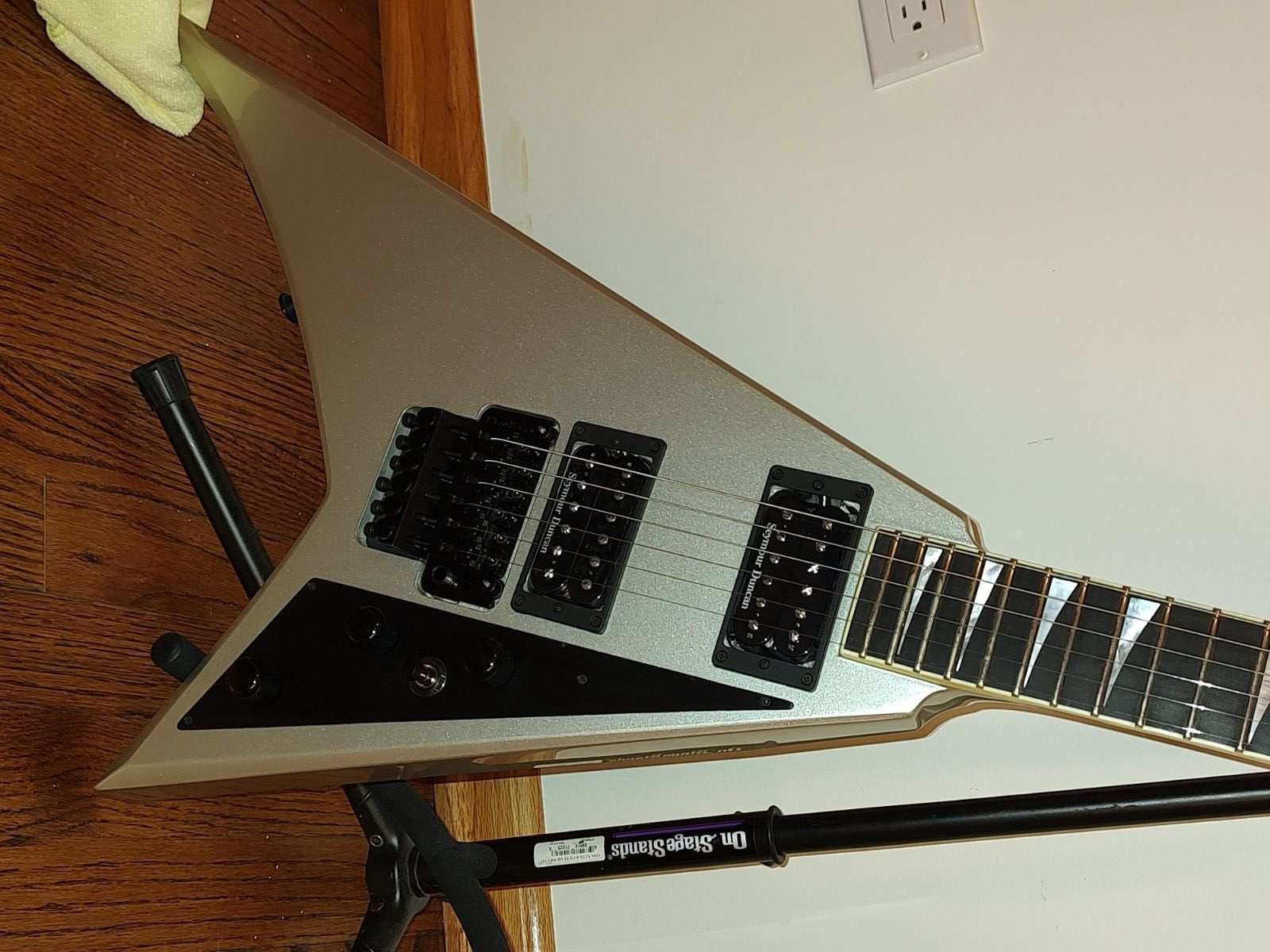 JACKSON RR1 RANDY RHOADS - METALLIC SILVER - USA MADE - NEW JACKSON RR1 RANDY RHOADS - METALLIC SILVER - USA MADE - NEW