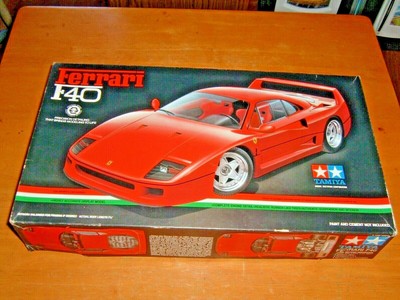 COLLECTIBLE 1988 TAMIYA Model FERRARI F40 Kit 24077A