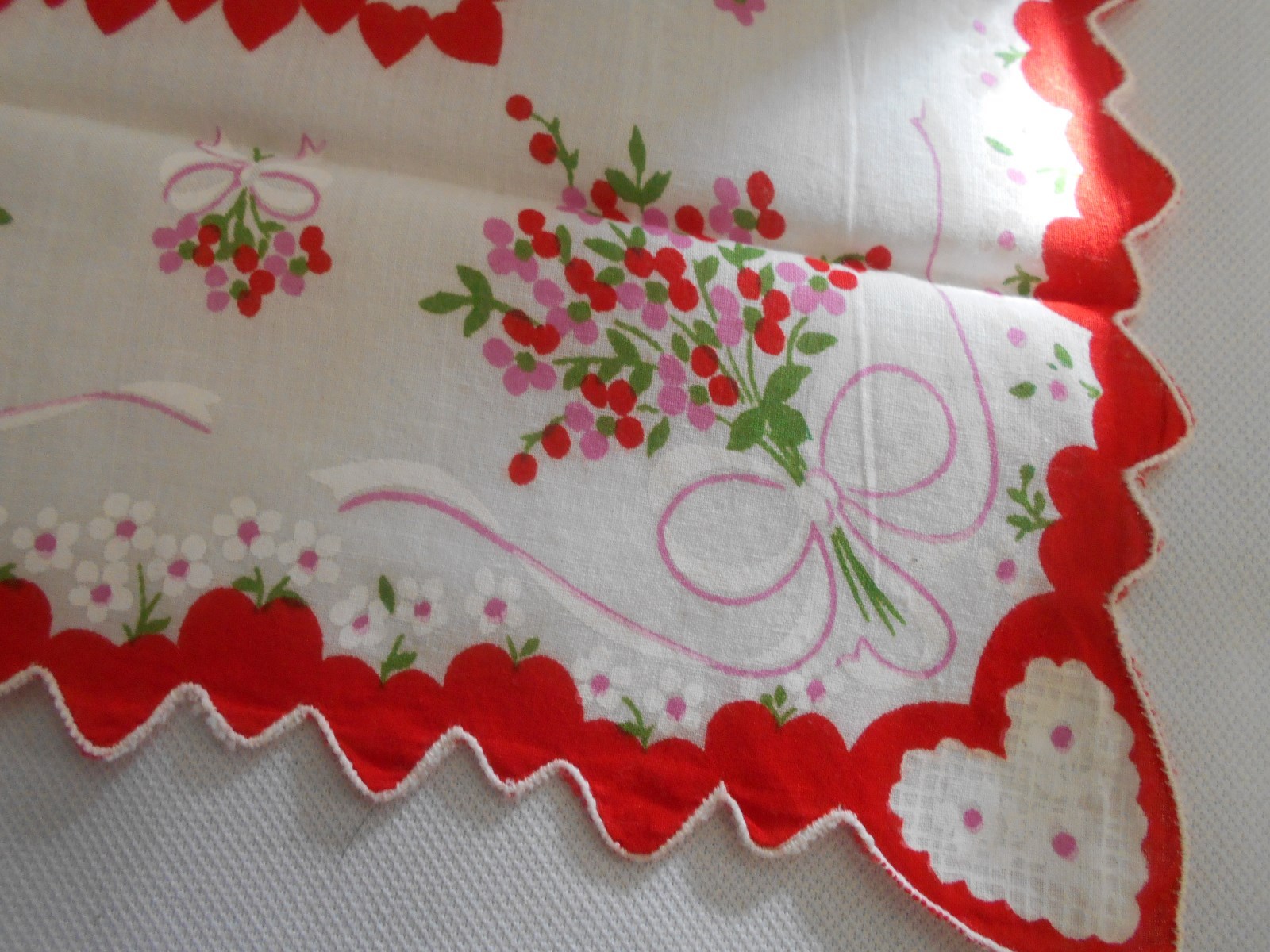vtg unused #4  VALENTINE cotton flower bouquets hearts HANKIE HANDKERCHIEF