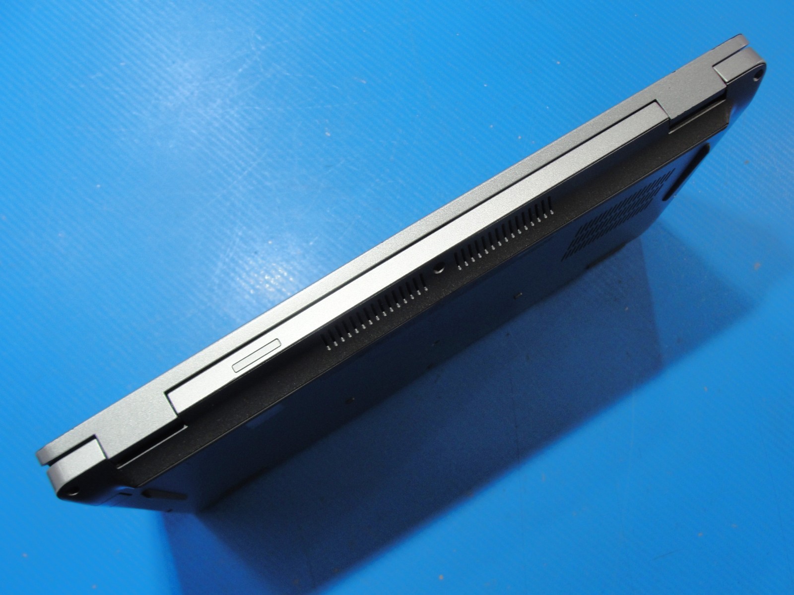 Dell Latitude 5431 14" FHD i7-1270P 16GB RAM 256GB SSD Win 11 Pro - Thumbnail 16