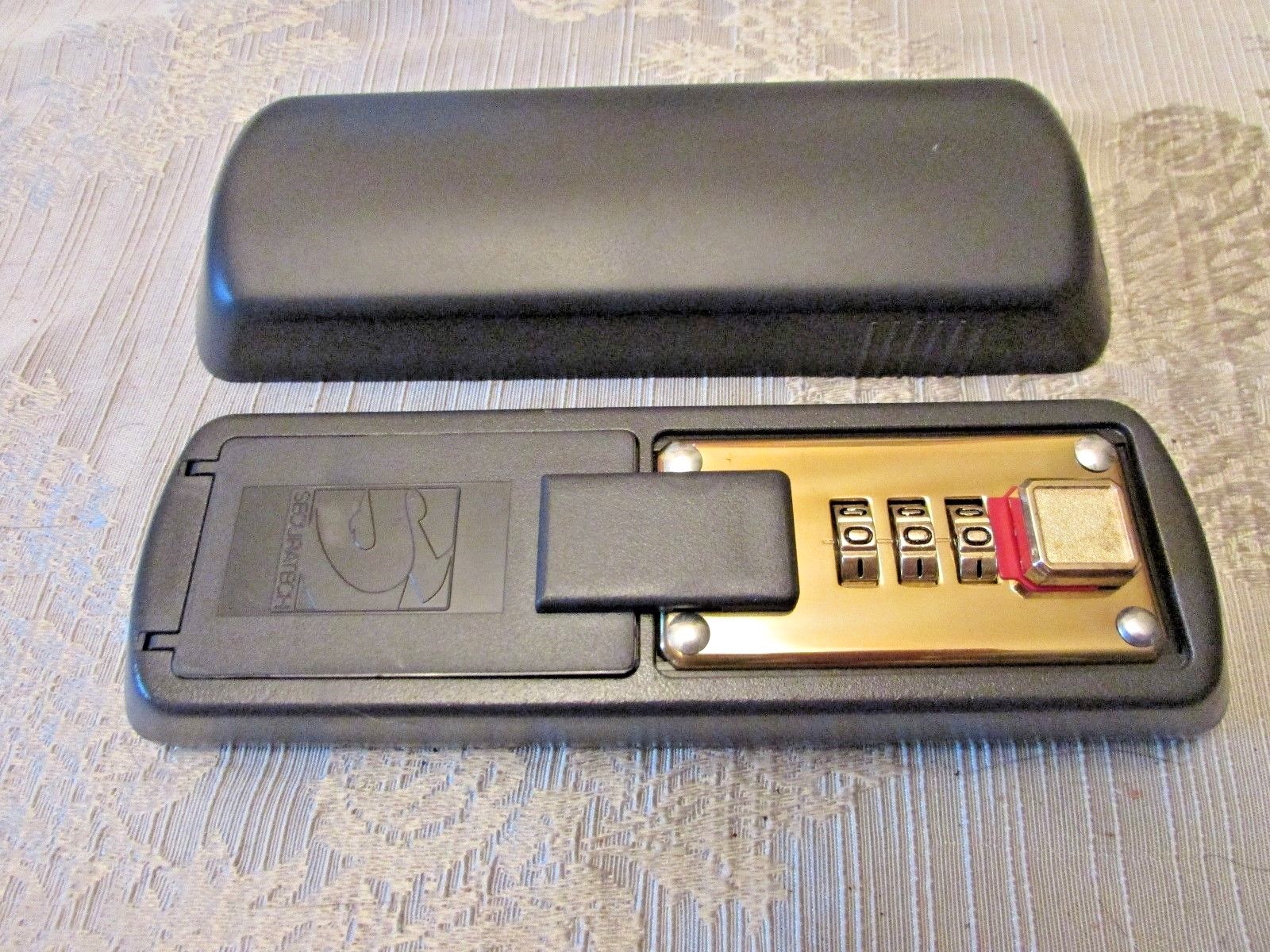 SECURITY LOCK / KEY SAFE COMBO. (NEW)